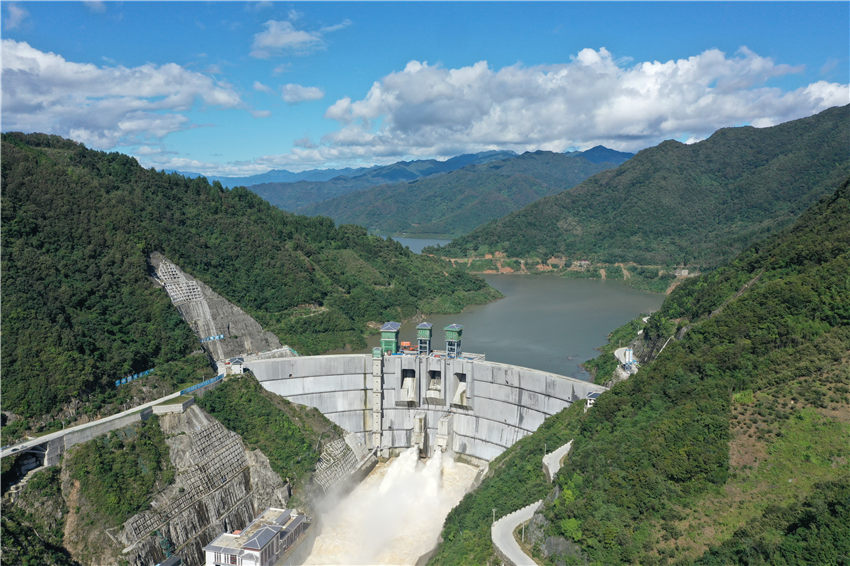 航拍引漢濟(jì)渭三河口水利樞紐。劉正根攝