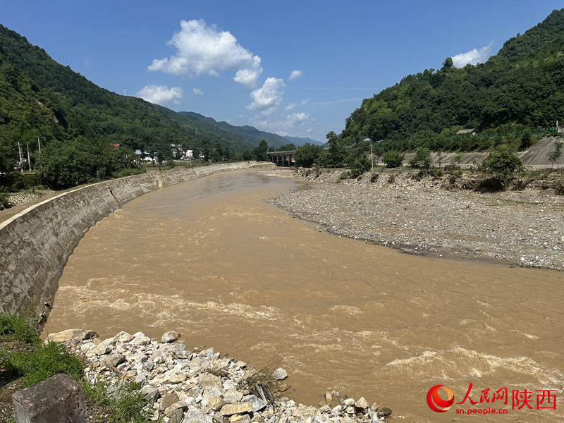 7月21日，記者在現(xiàn)場看到，水位已大幅下降。人民網(wǎng)記者 李志強攝